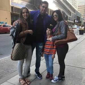 Meet your Posher, Luis orlando